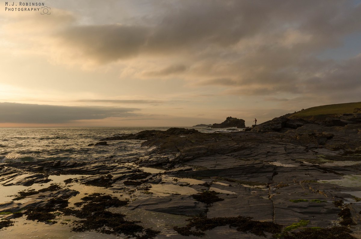 Sunset in Trevone, #Cornwall <a href="/ILoveCornwallUK/">Visit Cornwall</a>