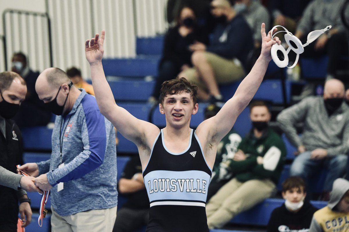 J_MillerTV's tweet photo. It’s been a journey for Louisville’s Davin Rhoads but he conquers to defend his Division II State Championship!

He won the 138-lb. match 7-5 SV.

@LouisvilleLeps https://t.co/hsxSsGQkTQ