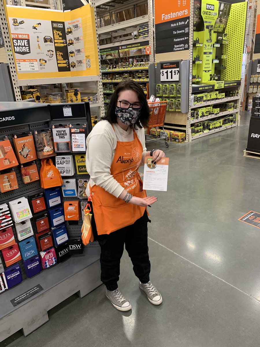 Thank you Alexys for driving GET at SCO! She was out front and “GREETING” every customer every time she was observed today. Thank you! @LeahVienhage @JasonBallDM198 @jasonhd8966 @THDdiego @MikeCaplinger1