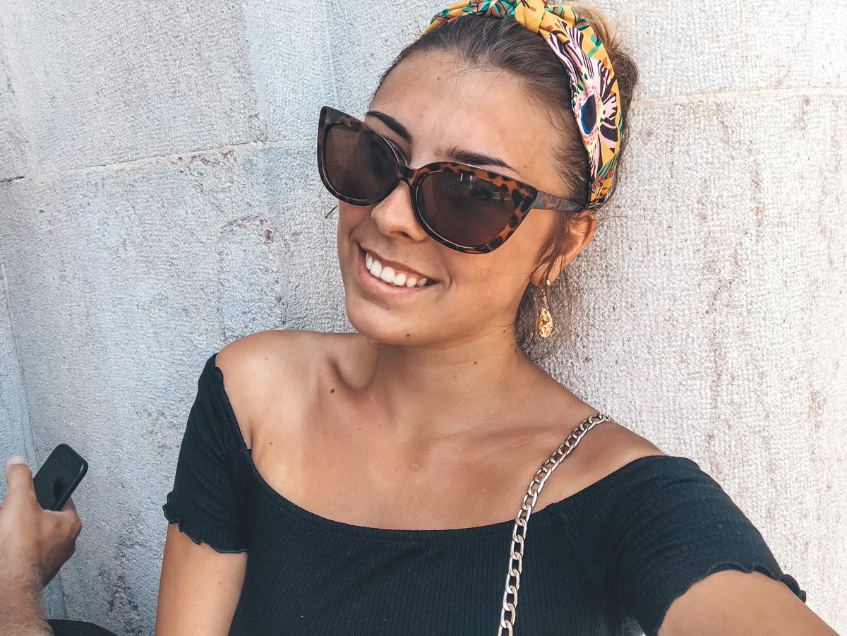 yanadebruycker's tweet photo. Missing summer. This tan and you https://t.co/Qgfac1NDGC