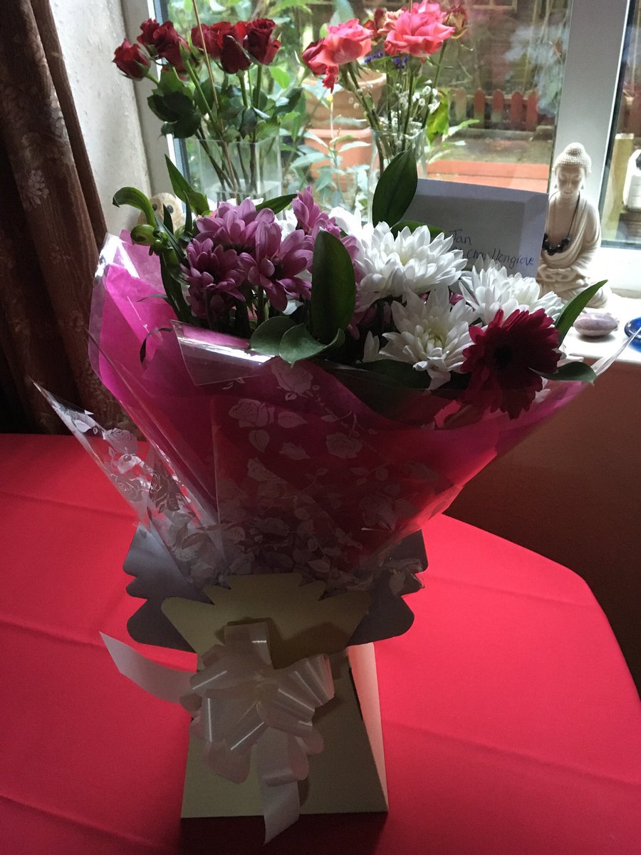 My youngest daughter, Tiggy, has sent me a beautiful bouquet of flowers 🥰
🌸💖🌸💖🌸💖🌸💖🌸💖
#MothersDay #FlowerDelivery #FreshFlowers #BouquetOfFlowers #HappyMothersDay #FlowerBouquet #FloralArrangement #PetalPerfection #SayItWithFlowers #BeautifulBlooms #MothersDayFlowers