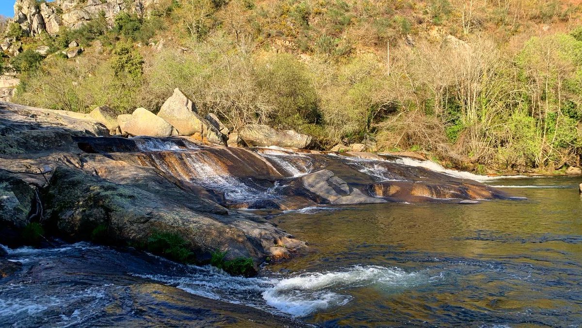 PattyPortonovo's tweet photo. Fervenza de Segade 🏞😍 #CaldasdeReis #Riasbaixas #Domingo #Fervenza #Segade #Pontevedra #Galicia https://t.co/J8gML9HWrw