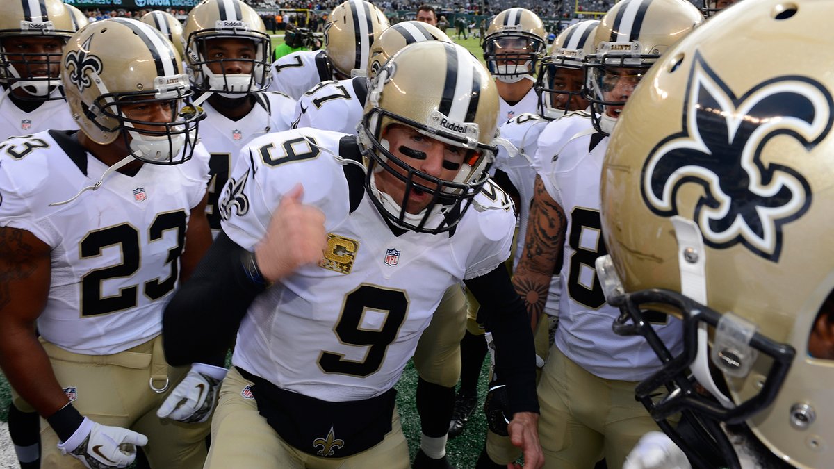 Saints's tweet photo. Photos throughout @DrewBrees' legendary career ⚜️

📸: https://t.co/U5LOus12dg

#ThankYouDrew https://t.co/4xDyFgOK0L