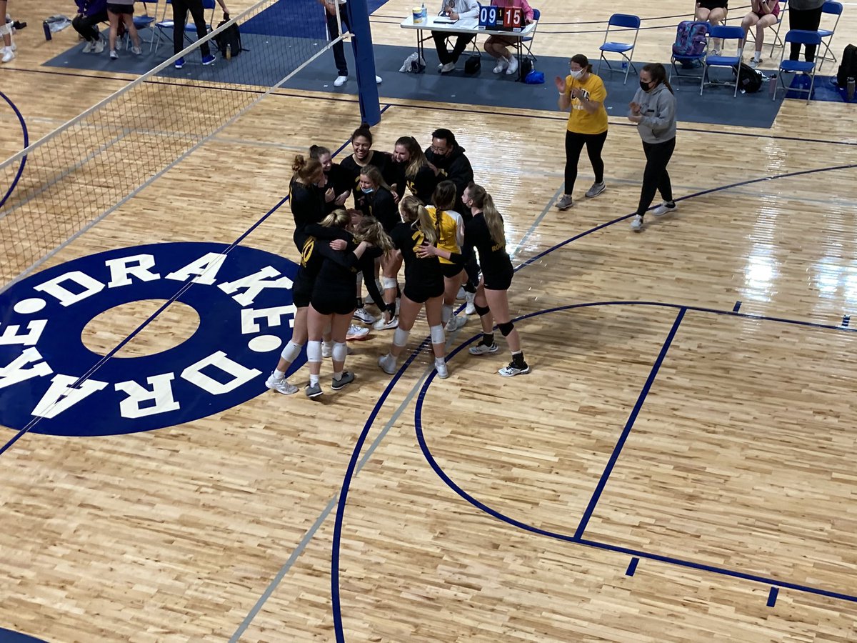 Congrats to <a href="/IowaRockets/">IowaRockets</a> 18R - Iowa Region champs!! 💛🚀🏐🥇