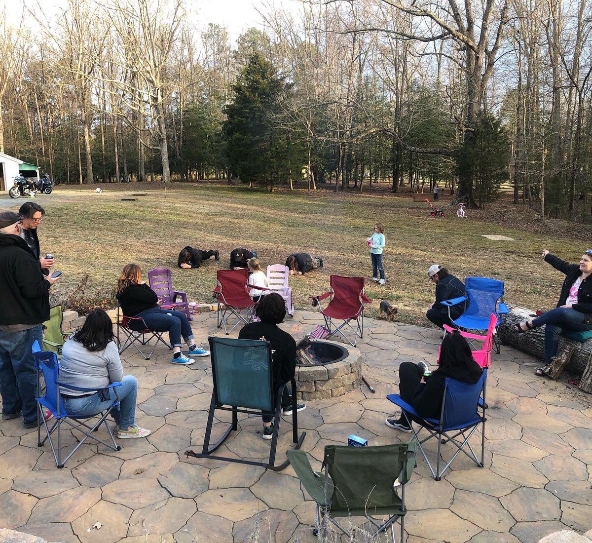 Sunday club plank challenge! Who can beat Dan’s 5 minute 20 sec record? #7hillsscooterclub #7hillssc #scooterclub #rva #brapbrap