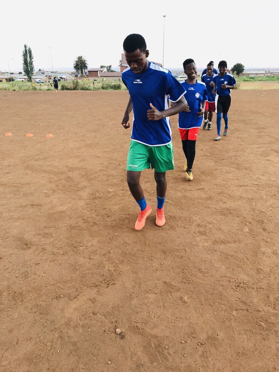 Emdeniyouthdev1's tweet photo. Friday’s traininh  12/03/2021Dryhouck sports Grounds https://t.co/q7VGd9nWT1