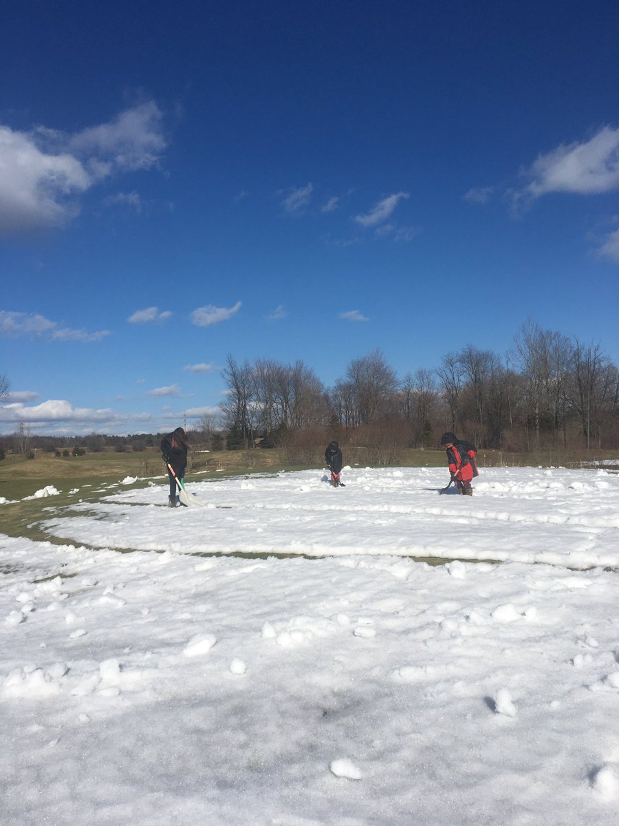 TheCrestKeeper's tweet photo. Shoveling greens is a family affair -#NextGenTraining https://t.co/lqbSmxDPiZ