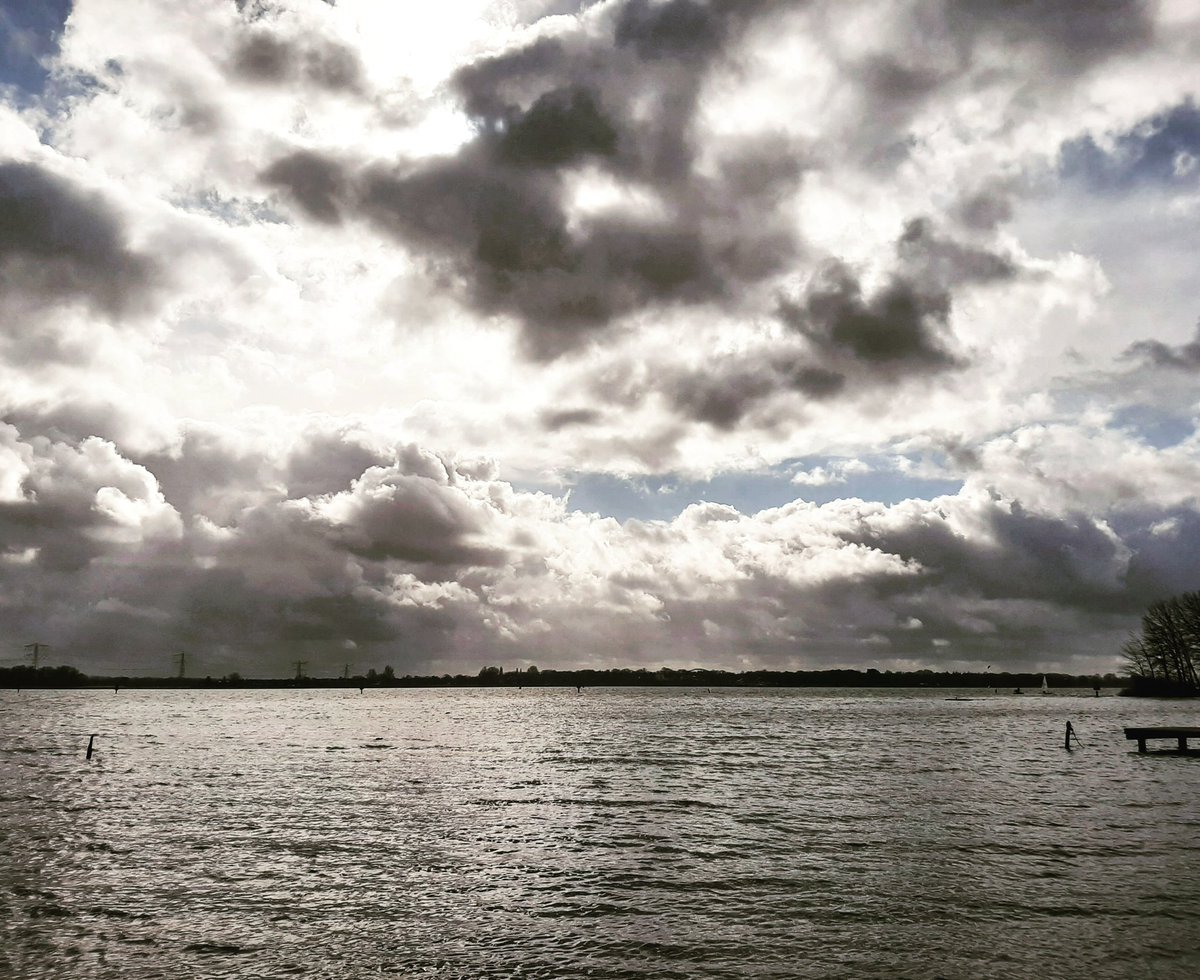 adrira3's tweet photo. Hollandse luchten bij Almere strand met zicht op het IJmeer. #provincieflevoland #flevoland #almere #almerepoort #almereduin #almerestrand https://t.co/TblvziqoTy