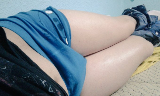 1 pic. Do you like my chubby legs? 7w7 #Femboyissy  #femboy #sissyteen #sissyprincess #sissy #nsfw #twink