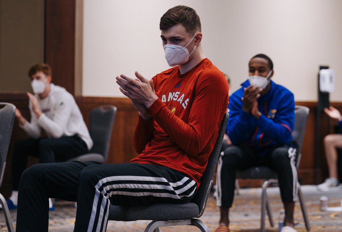 KUHoops's tweet image. Grab your dancing shoes. We’re Indy bound 🤜🤛

#SelectionSunday x #MarchMadness