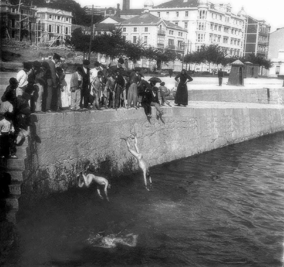 PedroGorjon's tweet photo. Los #Raqueros de #Santander. @navedelmisterio @carmenporter_ https://t.co/bbYGdmWXs9