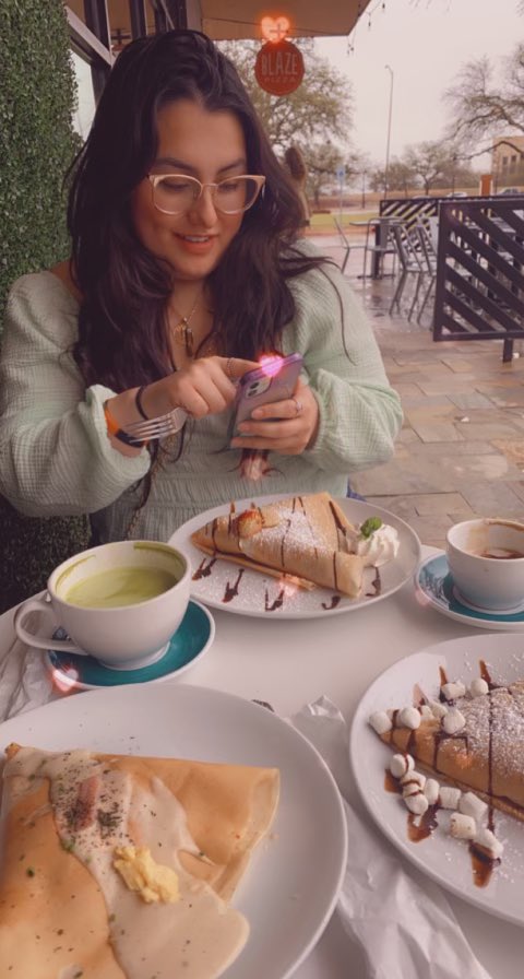Krys10Gee's tweet photo. From my brunch date with my love. 🍵💚 https://t.co/ss71bJjc9z