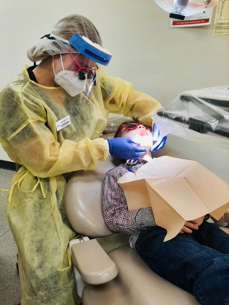 SSUdthy's tweet image. Some of our 2nd year students in clinic! Our clinic opens at 1:00 on Tuesdays &amp;amp; Thursdays and 12:00 on Wednesdays. Please call &amp;amp; schedule with us!🦷 
Pictured: Mollie Ferrar, Gracie Carroll, &amp;amp; Taylor Rawlins
