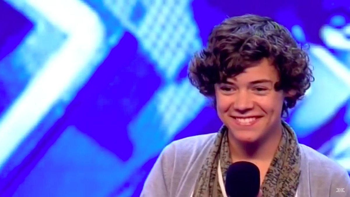 briloxwalls's tweet photo. Recuerdan a ese chico que tenía miedo de no poder superar el éxito que tuvo con One Direction? Recuerdan al chico nervioso que tenía un sueño? LO LOGRÓ Y LA ESTÁ ROMPIENDO. NO PUEDO DEJAR DE LLORAR. PROUD OF HARRY. https://t.co/OI34Hr8c87