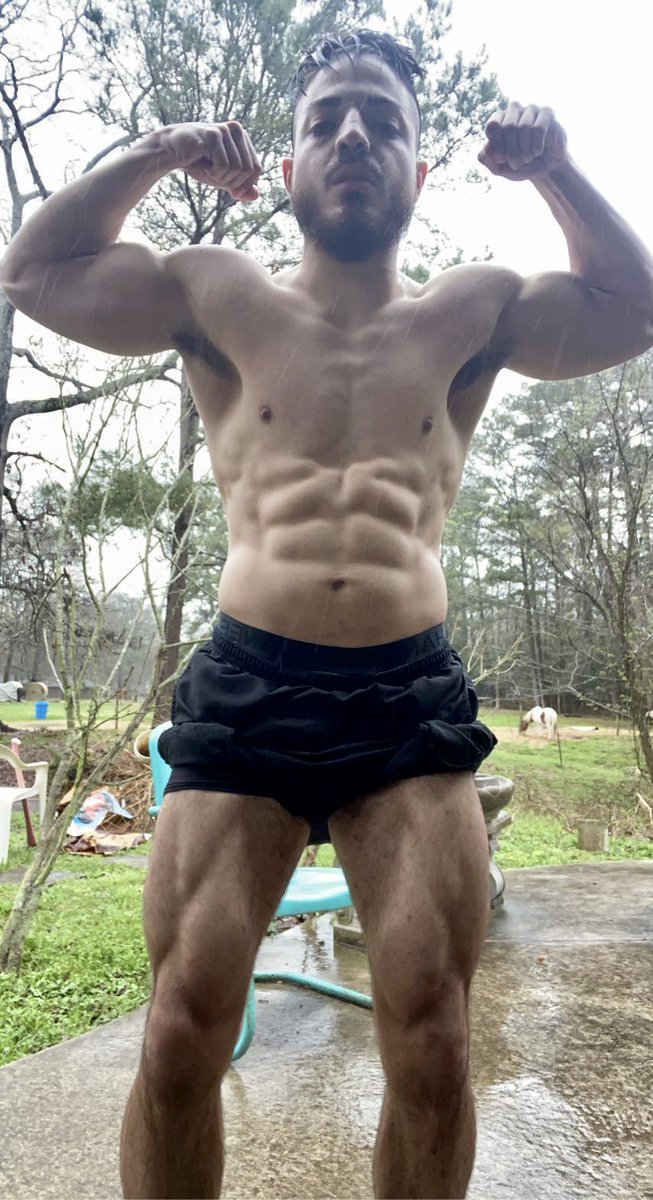 _Sharksdivision's tweet photo. I actually let myself believe for 10 whole minutes that I wasnโt going to jog because of the rain. ๐๐๐ฅ๐๐ผ #BlessedAndGrateful #SundayCardio https://t.co/wWIOjxuE4e