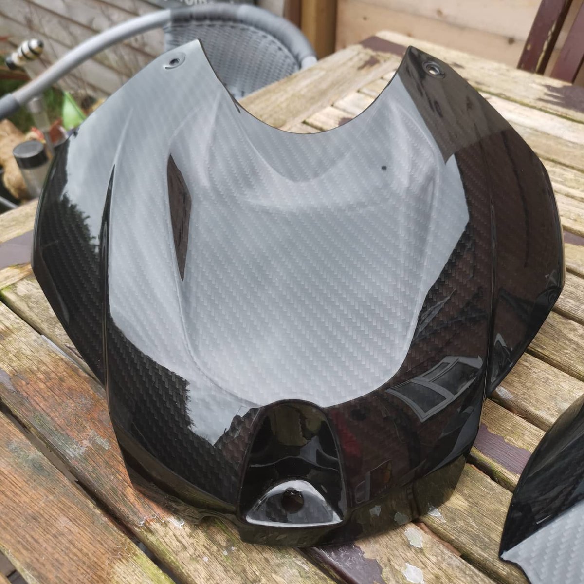 andyhydromania's tweet photo. High gloss dark carbonfiber motorbike hugger and tank cover.
#carbonfiber #hydrodipped #motorbike #highgloss https://t.co/7gpoGiVgf4