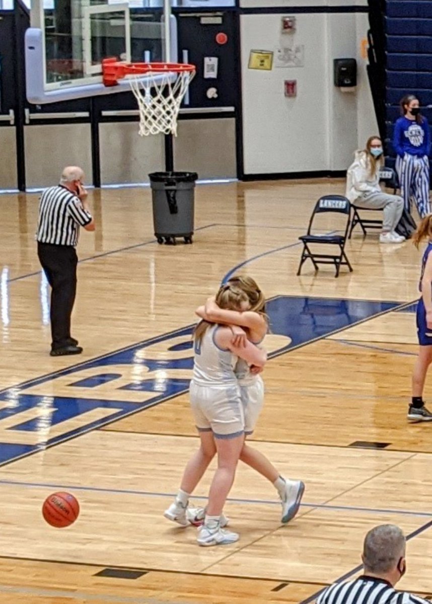 jamie_helmjw's tweet photo. @LPLancerBB overcame a 0-18 point deficit in their last game to win 50-44 on Senior Night. Going to miss all of the senior girls &amp; parents next year! Shout out to team leader @emmathorner18 for sealing the W with the last rebound of the game! @ellie_helm https://t.co/EvtMfiBbly https://t.co/vzfUs2Y9JU