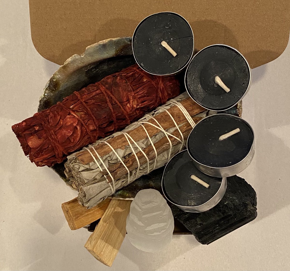 SankofaBoutique's tweet image. Everything is an additional 15% off. Includes sale items! Use promo code: RENEWAL at the checkout. Visit SankofaBoutique.com to shop. #HomeProtectionKit #AmethystNecklace #SmudgeKit #AuraClearingKit