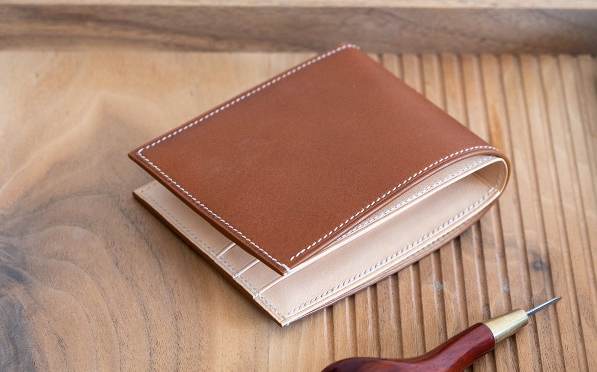 Took a break from leatherwork for a couple of months after the holidays. Felt good to get back to the bench this weekend!