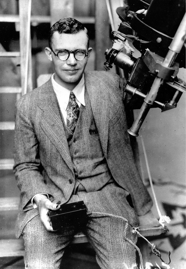 Plutoliveshere's tweet photo. Though Clyde Tombaugh discovered me 2-18-1930, the Lowell Observatory director, V.M. Slipher, decided to postpone announcing the discovery until #OTD 3-13-1930 so results could be verified. In this authentic memo ⬇️Slipher details the decision. Reminds me a bit of  modern times😄 https://t.co/UAyE7jSo0T