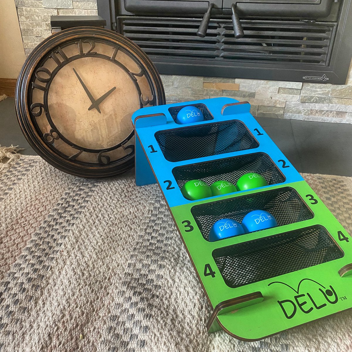 DELUGAMES2's tweet photo. Use code DELUSAVINGTIME to save 12% on your game of DELU! Perfect game to order as it starts to warm up! 🕑 #yardgames #tailgating #DaylightSavingTime https://t.co/ICQwBREsUa