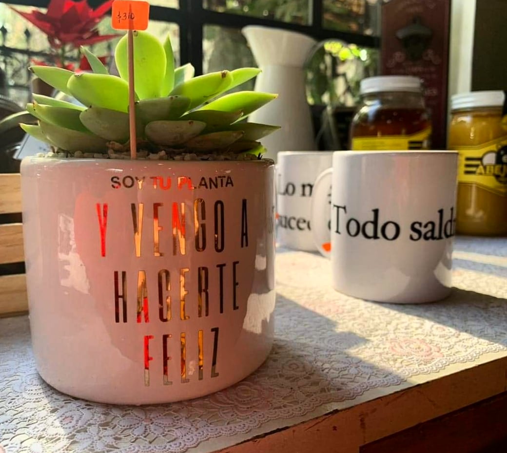 1123Central's tweet photo. Venimos a hacerte feliz porque sabemos que todo estará bien 😂👏🏽
Encuentra este y muchos mensajes más en todos nuestros productos de tienda 💣💯
#CentralMeCuida #ComeFeliz https://t.co/1ZSUSPmbnw