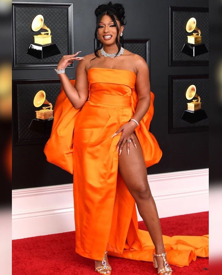 SinnamonS's tweet photo. Megan the Stallion in Dolce and Gabbana at the #GRAMMYS https://t.co/CV7cNJXpIF