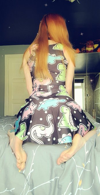 I made the bed today 👉🏻👈🏻 help me mess it back up? https://t.co/MjZYaabmpD