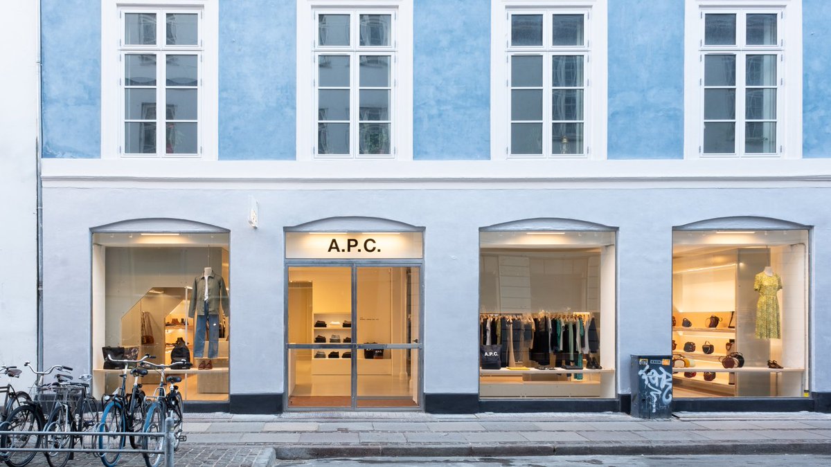 Copenhagen: A.P.C. store opening

superfuture.com/2021/03/new-sh…

© A.P.C. / Photography: Peter Dalsgaard Nielsen

#copenhagen #newretail #APC #cityguide #shopguide #shoppingguide #superfuture <a href="/APC_FRANCE/">APC FRANCE Chapter</a>