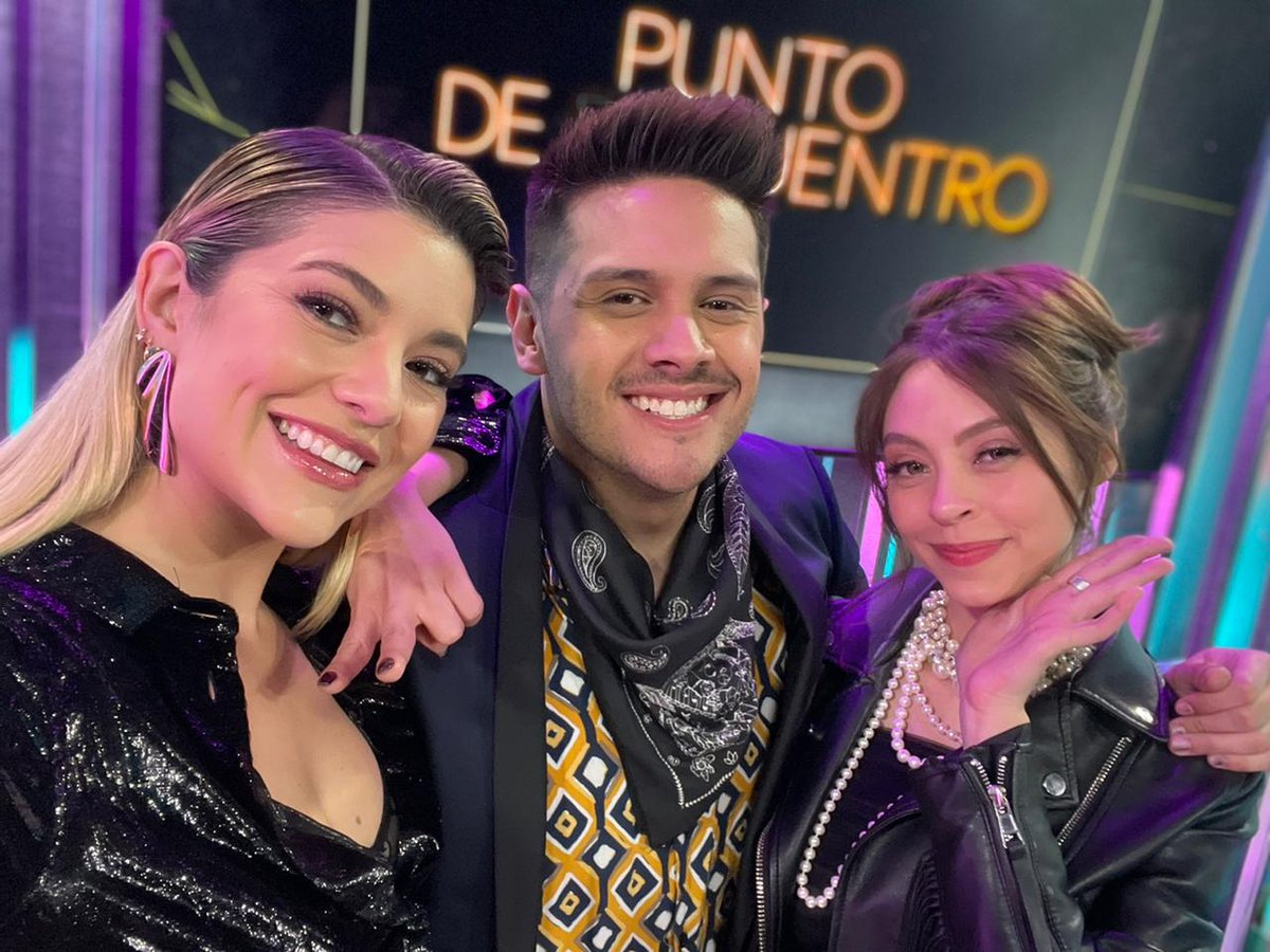 TNTLA's tweet photo. Ay, los amamos @letysahagun, @Gerudito y @DhasiaWezka ❤️ #GRAMMYsTNT 

#GRAMMYs https://t.co/en0cW5GT09
