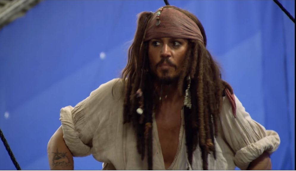 GellertDepp's tweet photo. Jack Sparrow had no right being this attractive https://t.co/29EgSf7bm7