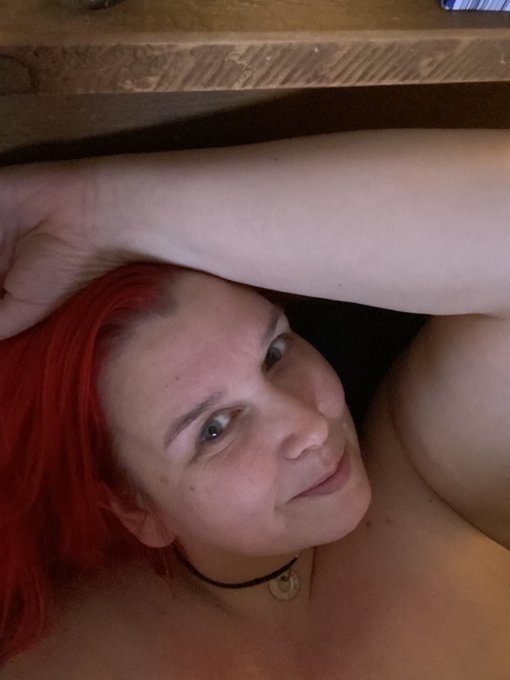 Goodnight you kinky fuckers. Sweet dreams https://t.co/gkVCvdFXbD<a href="/tag/tits"class="tags"><span>#tits</span></a>