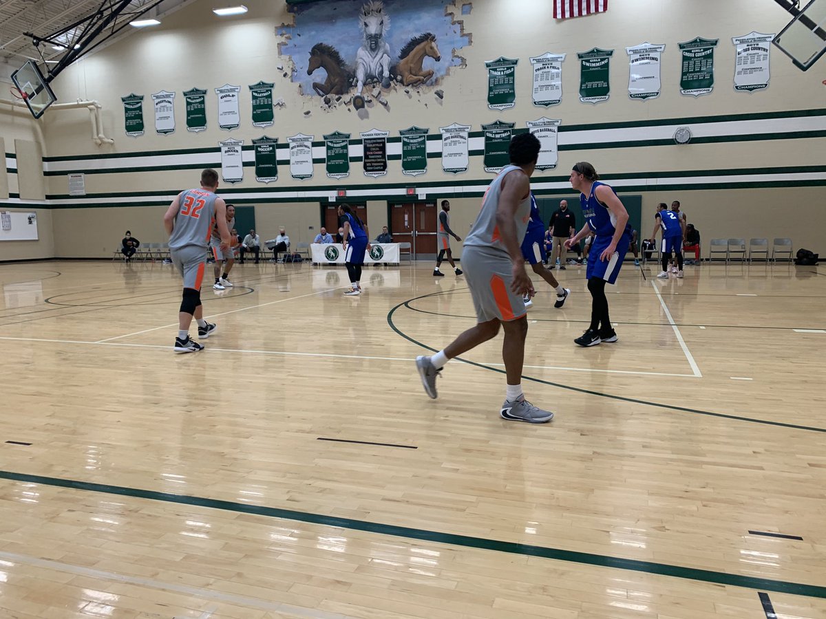 Sunday night action for Pendleton Legends playing New Castle Nighthawks with a half time score of 45-50.