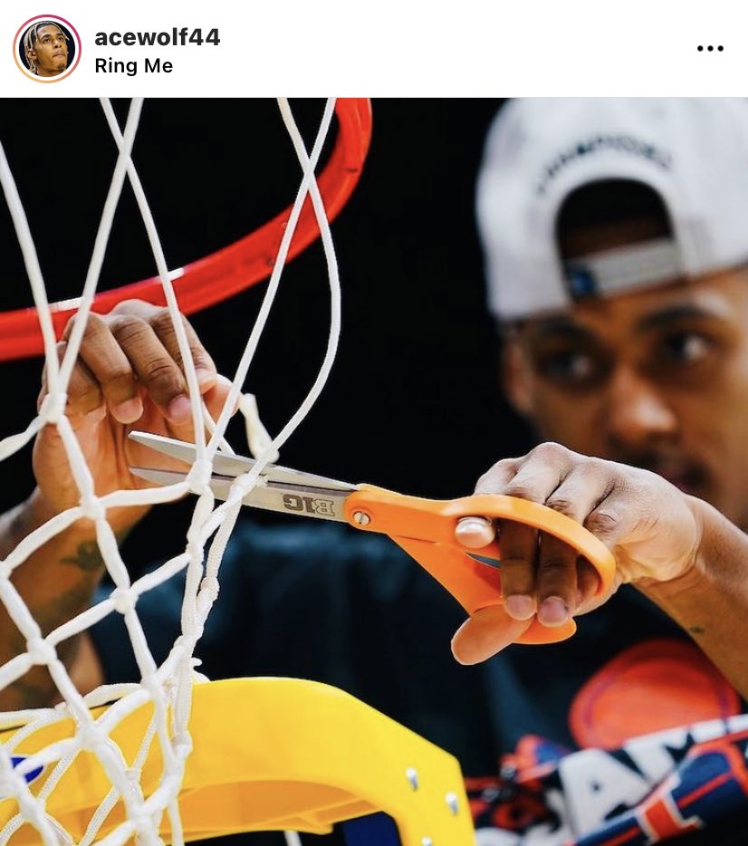 takhtehchianmd's tweet photo. Yes.... you can be a 5* Mr Illinois and still cut down the nets.... and you can do it at Illinois, where you can be loved by a passionate fan base for eternity......#stayhome. https://t.co/4w3LjGtK0A