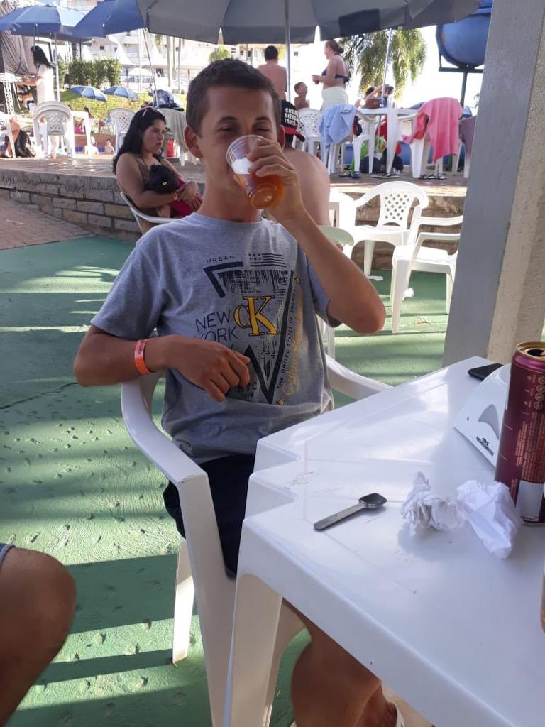 deco_delas's tweet photo. Akela ceva pra alivia a cabesa...
 #dehoje #laser https://t.co/rjZtVVfHjl