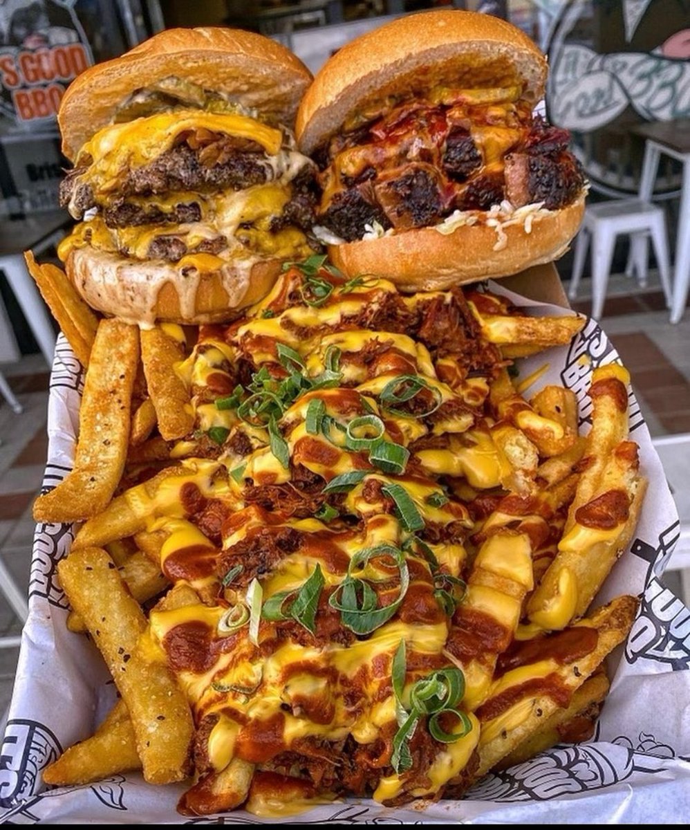 retroblue19's tweet photo. My kind of meal 🤤🤤 https://t.co/PTe03Xf5sI