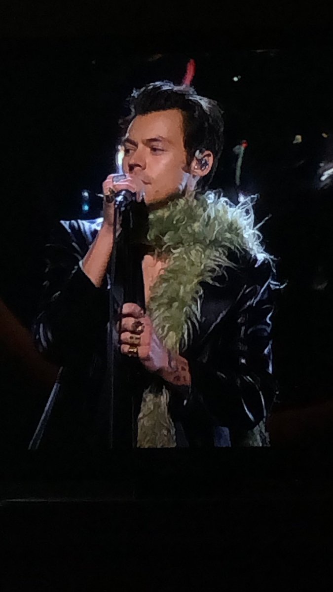 Kenya10M's tweet photo. Mr #HarryStyles looking FABULOUS as always 🥰 https://t.co/FmdiSilPK7
