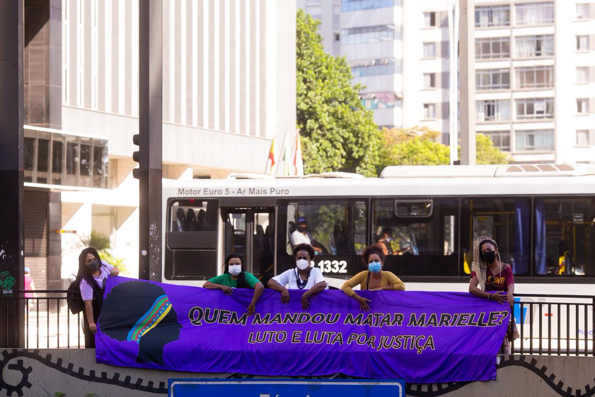 Alma_Preta's tweet photo. #14M O dia de hoje ficou marcado por manifestações denunciando, homenageando e lembrando de Marielle Franco e Anderson Gomes. 3 anos sem respostas. Imagens da marcha feita por mulheres negras durante a manhã em São Paulo, SP. #justiçapormarielleeanderson

📸Annelize Tozetto https://t.co/m26SZqqF7p