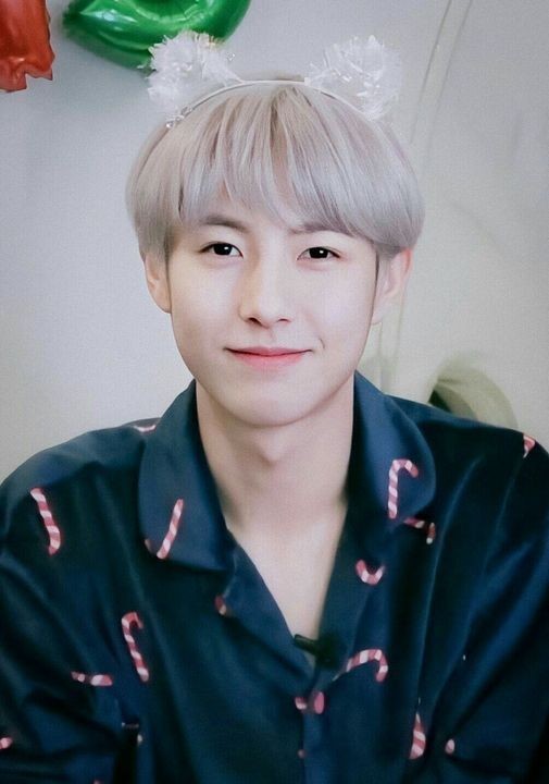 Pichub3's tweet photo. Plis jaga renjun, gw nggak mau senyumnya ilang gegara ini😭😭😭 sumpah dari tadi gw nangis mulu anjir 🥺
#SMPROTECTRENJUN 
#SMPROTECTRENJUN
#SMPROTECTRENJUN
#SMPROTECTRENJUN
#SMPROTECTRENJUN https://t.co/gPcpHtbb9g