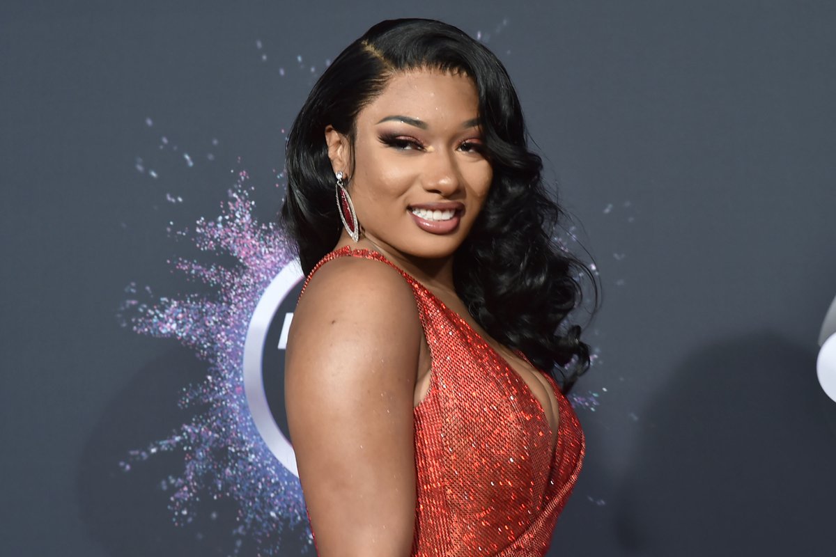 Congratulations, Megan Thee Stallion! 🏆 

#MeganTheeStallion takes home a #Grammy for Best New Artist, making her the first female rapper to take the prize since 1999. 

#femalerapper #grammys #Bestnewartist
