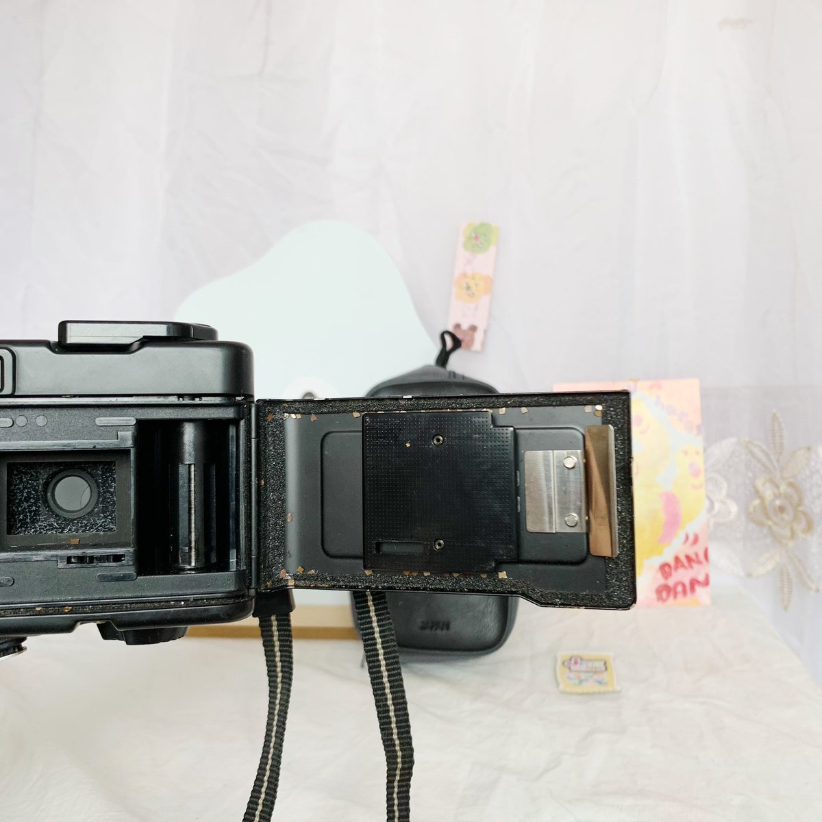 kongfilmjapan's tweet photo. #กล้องฟิล์ม konica Pop ไอ้ต้าวน่ารัก☺️ น้องเป็นระบบเเมนนวลน่า ดึงก้านเเล้วถ่าย ปรับ ISO ได้ถึง 400 (2290฿)
บอดี้สภาพสวย ริ้วรอยและรอยถลอกมีรอบๆเล็กๆ (ตามภาพ)
ช่องมองใส
ห้องฟิล์มสะอาดพร้อมชีนกันแสงรั่วแล้ว
แฟลชทำงานปกติ
กล้องทำงานเต็มระบบ
#konicapop #konica https://t.co/BP84uprxrI