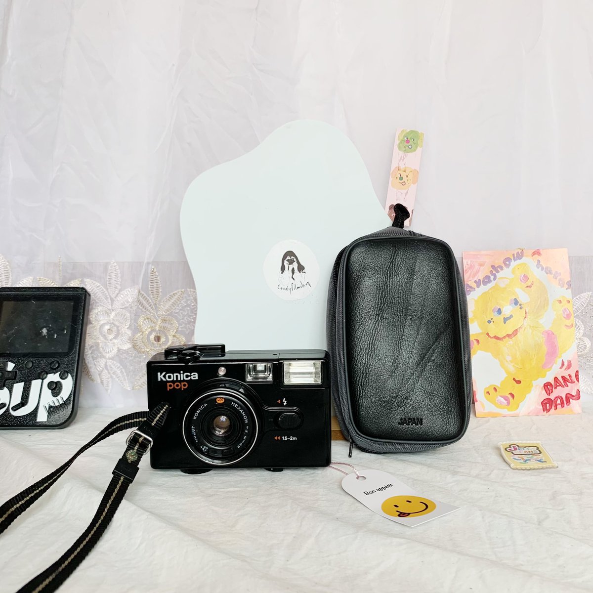 kongfilmjapan's tweet photo. #กล้องฟิล์ม konica Pop ไอ้ต้าวน่ารัก☺️ น้องเป็นระบบเเมนนวลน่า ดึงก้านเเล้วถ่าย ปรับ ISO ได้ถึง 400 (2290฿)
บอดี้สภาพสวย ริ้วรอยและรอยถลอกมีรอบๆเล็กๆ (ตามภาพ)
ช่องมองใส
ห้องฟิล์มสะอาดพร้อมชีนกันแสงรั่วแล้ว
แฟลชทำงานปกติ
กล้องทำงานเต็มระบบ
#konicapop #konica https://t.co/BP84uprxrI