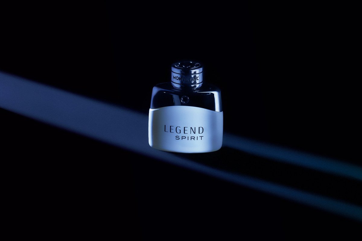 MwanaFarid's tweet photo. Beaucoup utilisent la lumière.... Et si c'était les ombres qu'il faut utilisé ? 

#mwanafarid #nikonphotography #nikoncongo  #montblanc #montblanclegend #Kinshasa #productdesign #productsphotography https://t.co/CuwvzlHisT