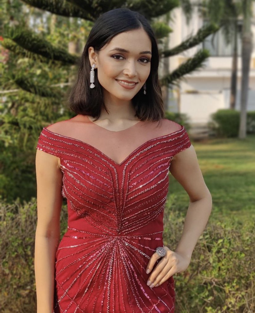 MissDivaOrg's tweet photo. Glam it Up!
LIVA Miss Diva 2020 Runner - up Neha Jaiswal is dazzling us with her charm in this red outit!๐
Styled by @bharatg18
Outfit @aartimahtani
Jewellery @curiocottagejewelry
Styling intern @Hemachoudharyy
.
.
.
.
#NehaJaiswal #LIVAMissDiva2020Runnerup #MissDIvaOrg https://t.co/ZPSqjgsxD4