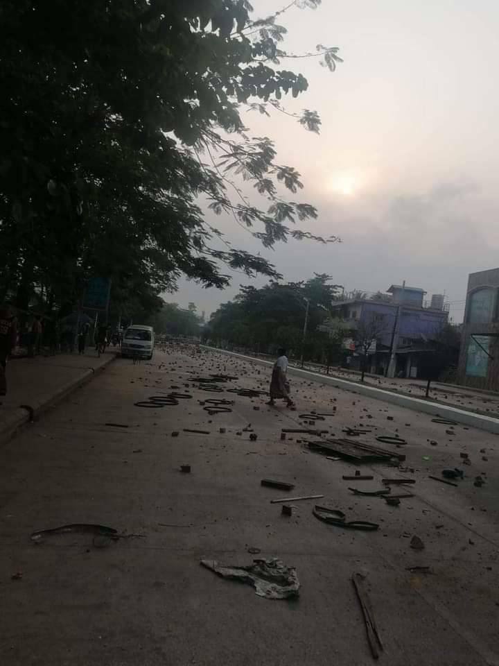 In HLAING THAR YAR,Yangon,after a long night of terrorist group(SAC)'s raiding,intentionally setting fire,shooting with live ammunition and mass killing.
BLOODTHIRSTY JUNTA
#WhatsHappeningInMyanmar
#Mar15Coup