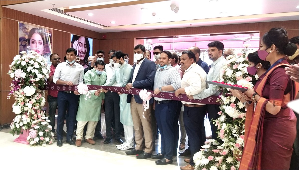 Canonfire_C's tweet photo. Hello Bhubaneswar!

Your wait is now over.

Malabar Gold and Diamonds launched its flagship store in Odisha at Rupali Square, Saheed Nagar, Bhubaneswar. Canonfire Creatives was a part of its prestigious inaugural event
#MalabarGoldAndDiamonds
#NewStoreLaunch #GrandOpening
#Odisha https://t.co/qXzM31WX6X