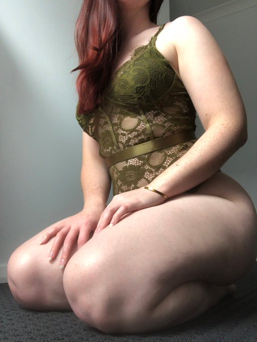 Poison Ivy Vibes 🌿 https://t.co/H9NhjK7FLh https://t.co/pyN6chYqz5<a href="/tag/pumpkin"class="tags"><span>#pumpkin</span></a>