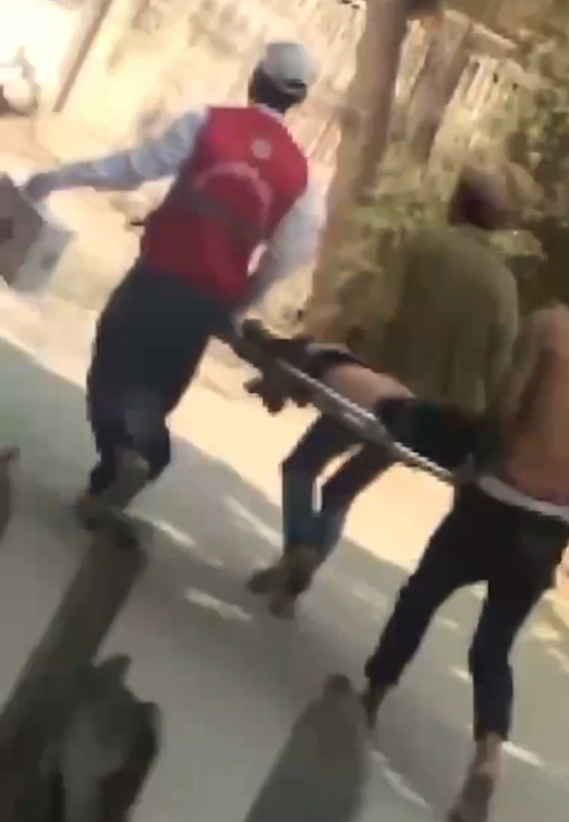 tw // blood
Junta's forces cracked down the strike in #Myingyan. 
4ppl were dead and several got injured❗
BLOODTHIRSTY JUNTA
#WhatsHappeningInMyanmar
#Mar15Coup
<a href="/RapporteurUn/">UN Special Rapporteur Tom Andrews</a> <a href="/YourAnonCentral/">Anonymous</a> <a href="/freya_cole/">Freya Cole</a> <a href="/DrSasa22222/">Dr. Sasa</a>
