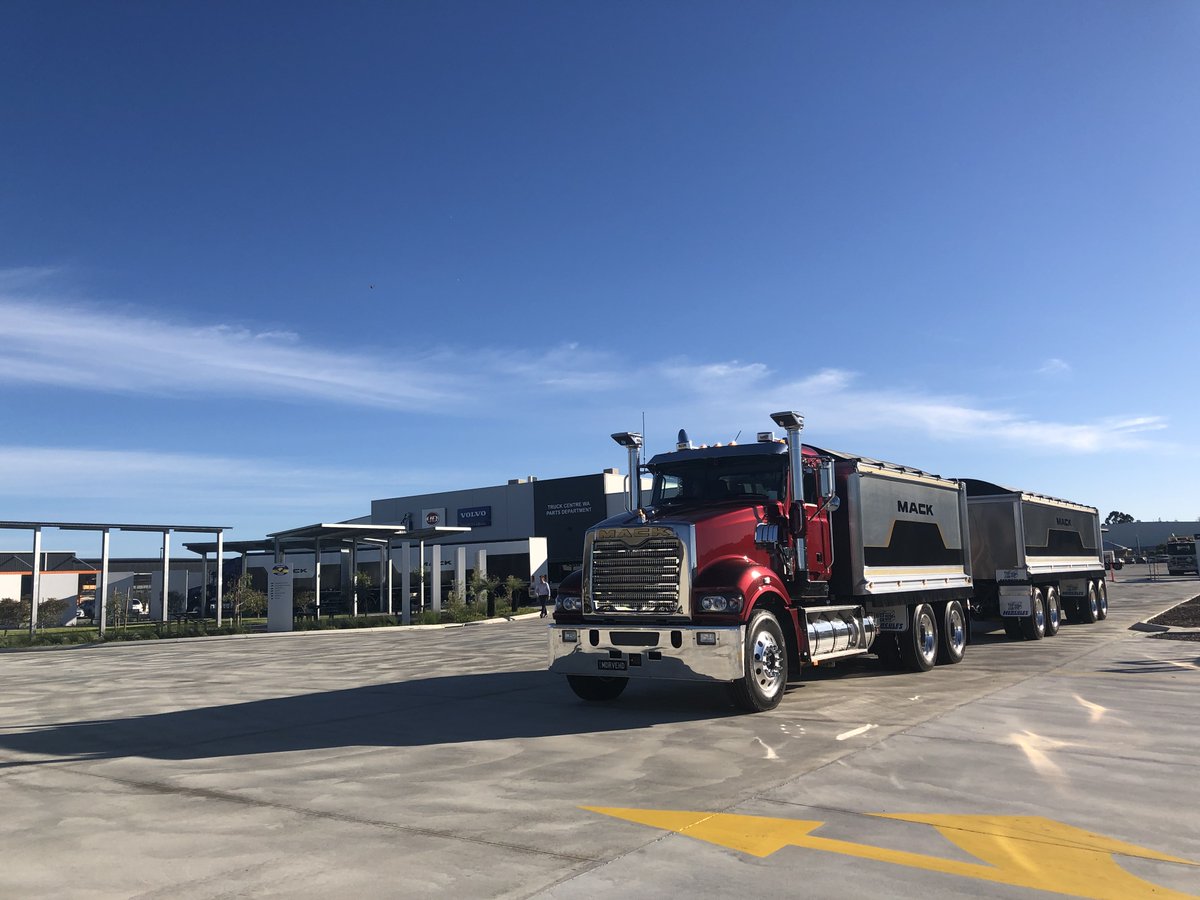 tcwafanpage's tweet image. The first pit stop of our @Mack_Trucks  Mack Evolution Tour is on right now at 291 Berkshire Road, Forrestfield! Come and test drive the latest and greatest, get a coffee and a bite to eat and talk to our Mack Truck specialists!