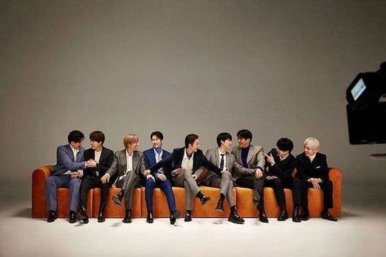 NochesconSuJu's tweet photo. Hola @BrunoPinasco y @cinescape_peru
ELF te invita a poder unirte a la #HouseParty de Super Junior 💙
¿Qué dices? Te unes? 

SEE YOU AT SUPER JUNIOR'S HOUSE PARTY🔥
@SJofficial 
#SUPERJUNIOR 
#TheRenaissance https://t.co/TaZcLU8e9F